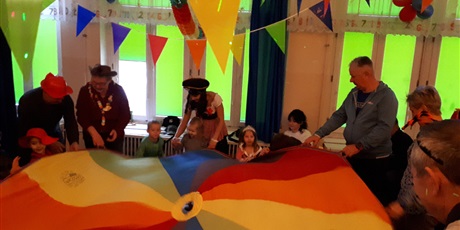 Powiększ grafikę: Bal karnawałowy z Babcią i Dziadkiem