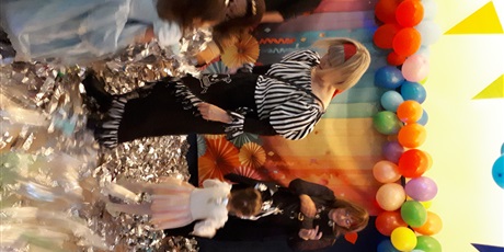 Powiększ grafikę: Bal karnawałowy z Babcią i Dziadkiem