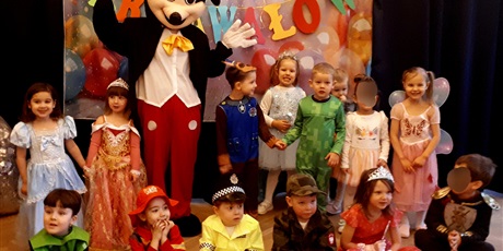 Powiększ grafikę: Bal karnawałowy z Babcią i Dziadkiem