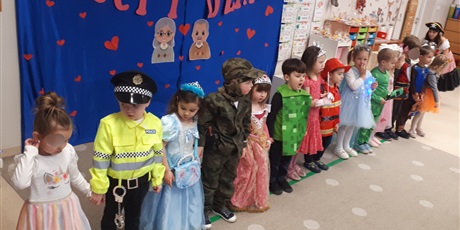 Powiększ grafikę: Bal karnawałowy z Babcią i Dziadkiem