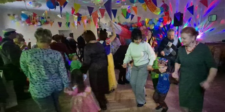 Powiększ grafikę: Bal karnawałowy z Babcią i Dziadkiem