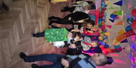 Powiększ grafikę: Bal karnawałowy z Babcią i Dziadkiem