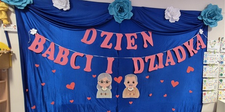 Powiększ grafikę: Bal karnawałowy z Babcią i Dziadkiem