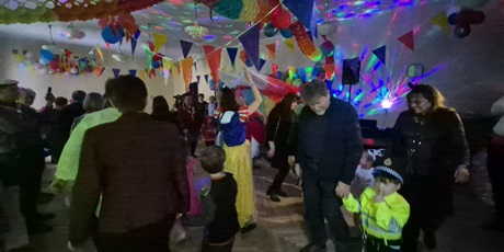 Powiększ grafikę: Bal karnawałowy z Babcią i Dziadkiem