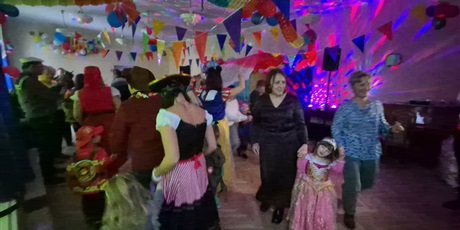 Powiększ grafikę: Bal karnawałowy z Babcią i Dziadkiem