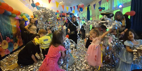 Powiększ grafikę: Bal karnawałowy z Babcią i Dziadkiem