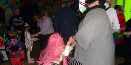 Powiększ grafikę: Bal karnawałowy z babcią i dziadkiem