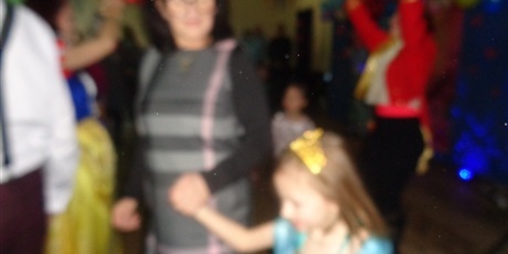 Powiększ grafikę: Bal karnawałowy z babcią i dziadkiem