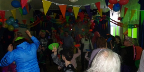 Powiększ grafikę: Bal karnawałowy z babcią i dziadkiem