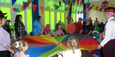 Powiększ grafikę: Bal karnawałowy z babcią i dziadkiem