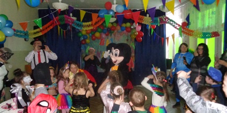 Powiększ grafikę: Bal karnawałowy z babcią i dziadkiem