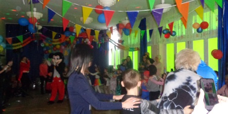 Powiększ grafikę: Bal karnawałowy z babcią i dziadkiem