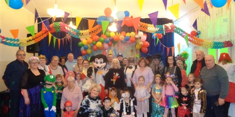 Powiększ grafikę: Bal karnawałowy z babcią i dziadkiem