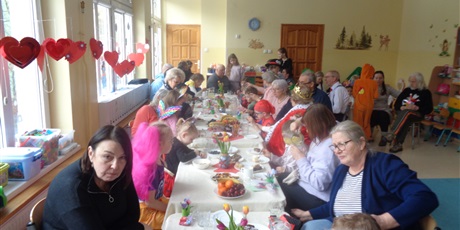 Powiększ grafikę: Bal karnawałowy z babcią i dziadkiem