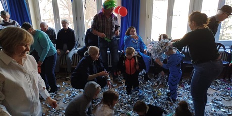 Powiększ grafikę: Bal karnawałowy z Babcią i Dziadkiem