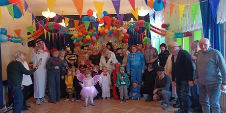 Powiększ grafikę: Bal karnawałowy z Babcią i Dziadkiem