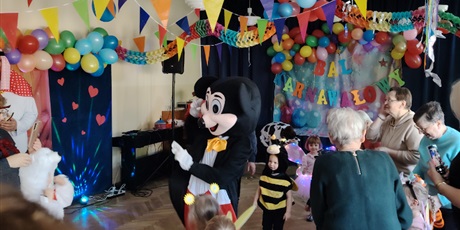 Powiększ grafikę: Bal karnawałowy z Babcią i Dziadkiem