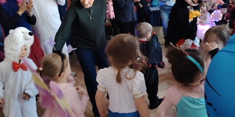 Powiększ grafikę: Bal karnawałowy z Babcią i Dziadkiem