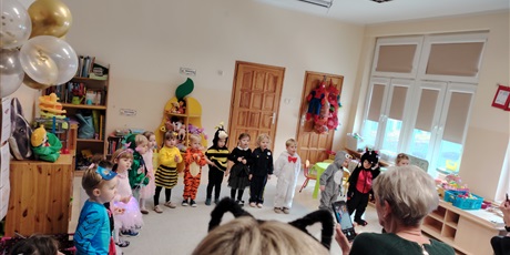 Powiększ grafikę: Bal karnawałowy z Babcią i Dziadkiem