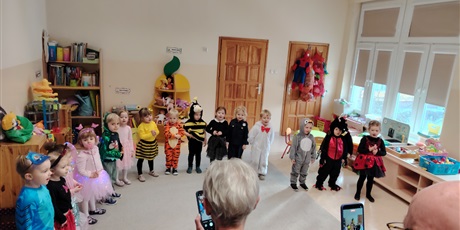 Powiększ grafikę: Bal karnawałowy z Babcią i Dziadkiem