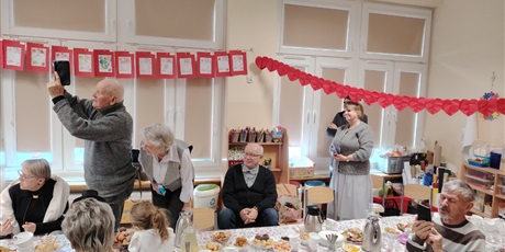 Powiększ grafikę: Bal karnawałowy z Babcią i Dziadkiem