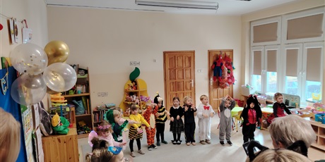 Powiększ grafikę: Bal karnawałowy z Babcią i Dziadkiem