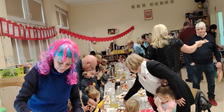 Powiększ grafikę: Bal karnawałowy z Babcią i Dziadkiem