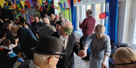 Powiększ grafikę: Bal karnawałowy z Babcią i Dziadkiem