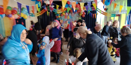 Powiększ grafikę: Bal karnawałowy z Babcią i Dziadkiem