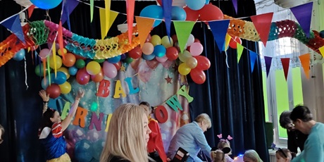 Powiększ grafikę: Bal karnawałowy z Babcią i Dziadkiem