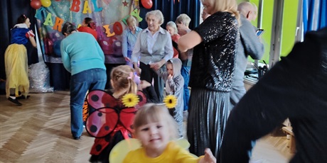 Powiększ grafikę: Bal karnawałowy z Babcią i Dziadkiem