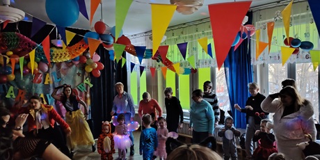 Powiększ grafikę: Bal karnawałowy z Babcią i Dziadkiem