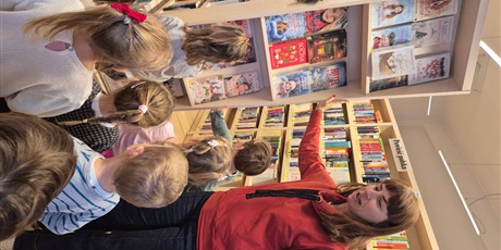 Powiększ grafikę: Chochlikowe Mikołajkowe zajęcia w osiedlowej bibliotece 