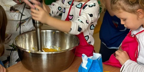 Powiększ grafikę: Ciasto na dzień Tumbo