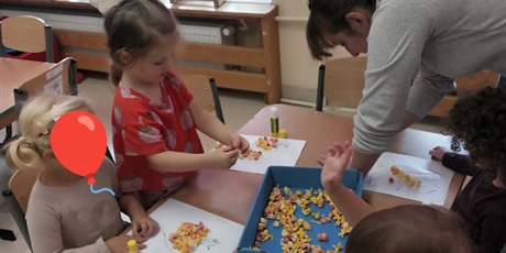 Powiększ grafikę: Ćwiczymy paluszki