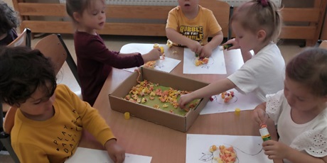 Powiększ grafikę: Ćwiczymy paluszki