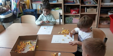 Powiększ grafikę: Ćwiczymy paluszki