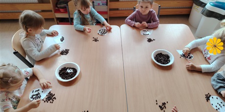 Powiększ grafikę: Ćwiczymy paluszki