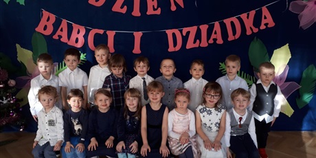 Powiększ grafikę: Dzień Babci i Dziadka w grupie Chochlików