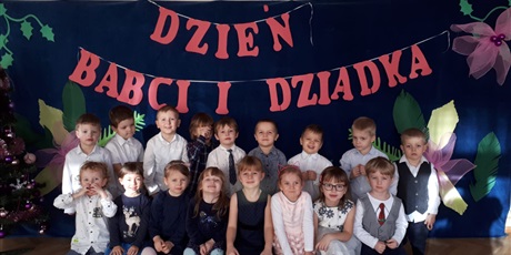 Powiększ grafikę: Dzień Babci i Dziadka w grupie Chochlików