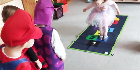 Powiększ grafikę: Dzień bajki w grupie Krasnoludków