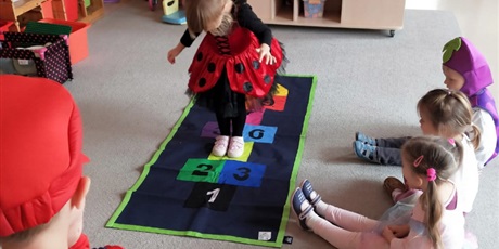 Powiększ grafikę: Dzień bajki w grupie Krasnoludków