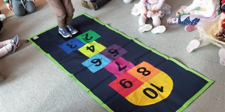 Powiększ grafikę: Dzień bajki w grupie Krasnoludków