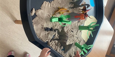 Powiększ grafikę: Dzień dinozaura