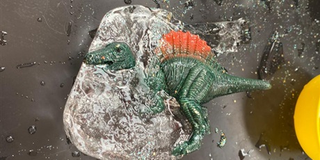 Powiększ grafikę: Dzień dinozaura