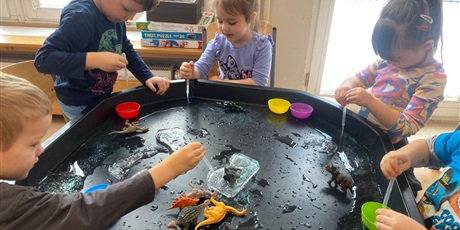 Powiększ grafikę: Dzień dinozaura