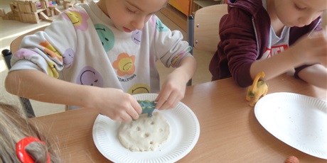 Powiększ grafikę: Dzień dinozaura