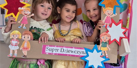 Powiększ grafikę: Dzień Dziewczynek