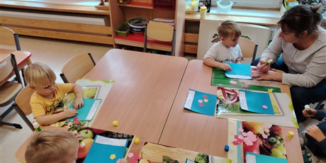 Powiększ grafikę: Dzień dziewczynki