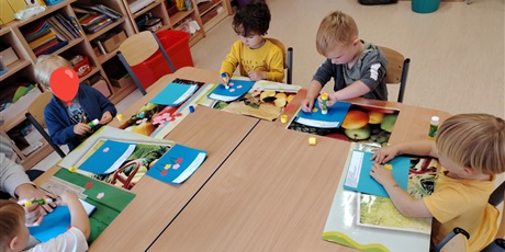 Powiększ grafikę: Dzień dziewczynki